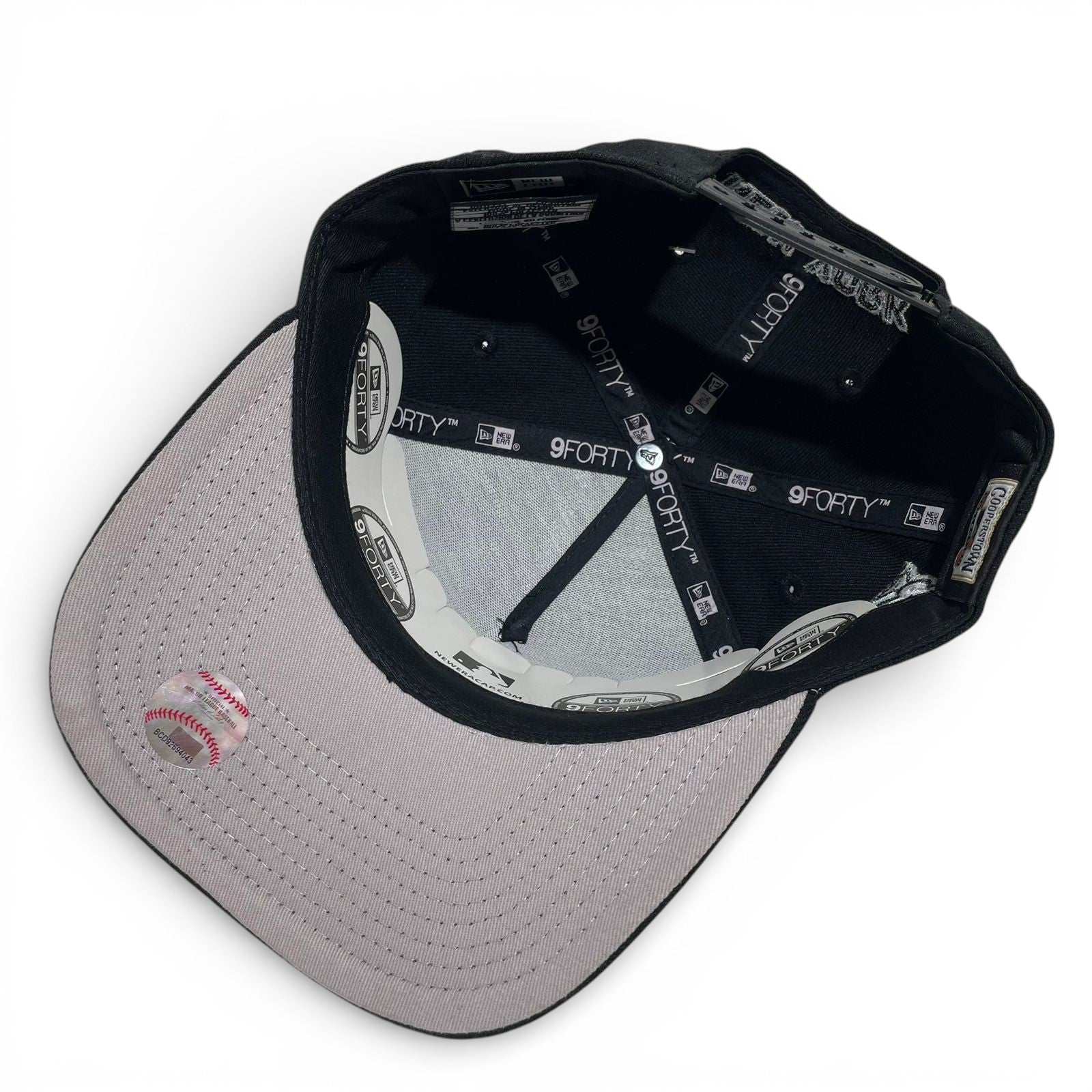 New Era Angels Negro y Blanco