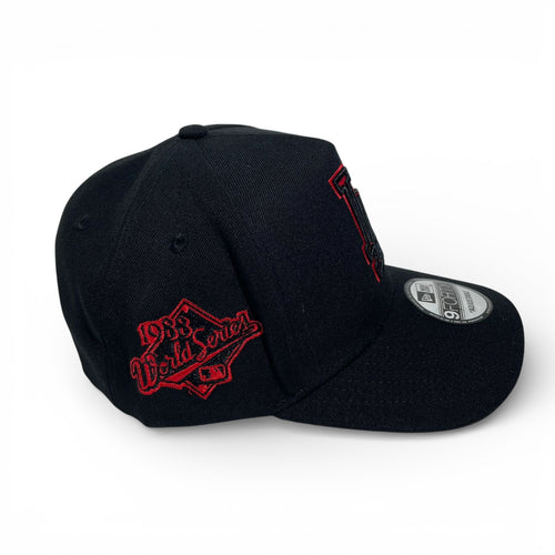 New Era LA Roja con Negro